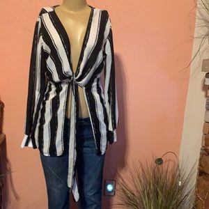 Fashion nova tie front blouse
